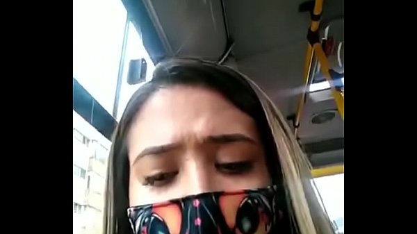 Chava se masturba en transporte publico